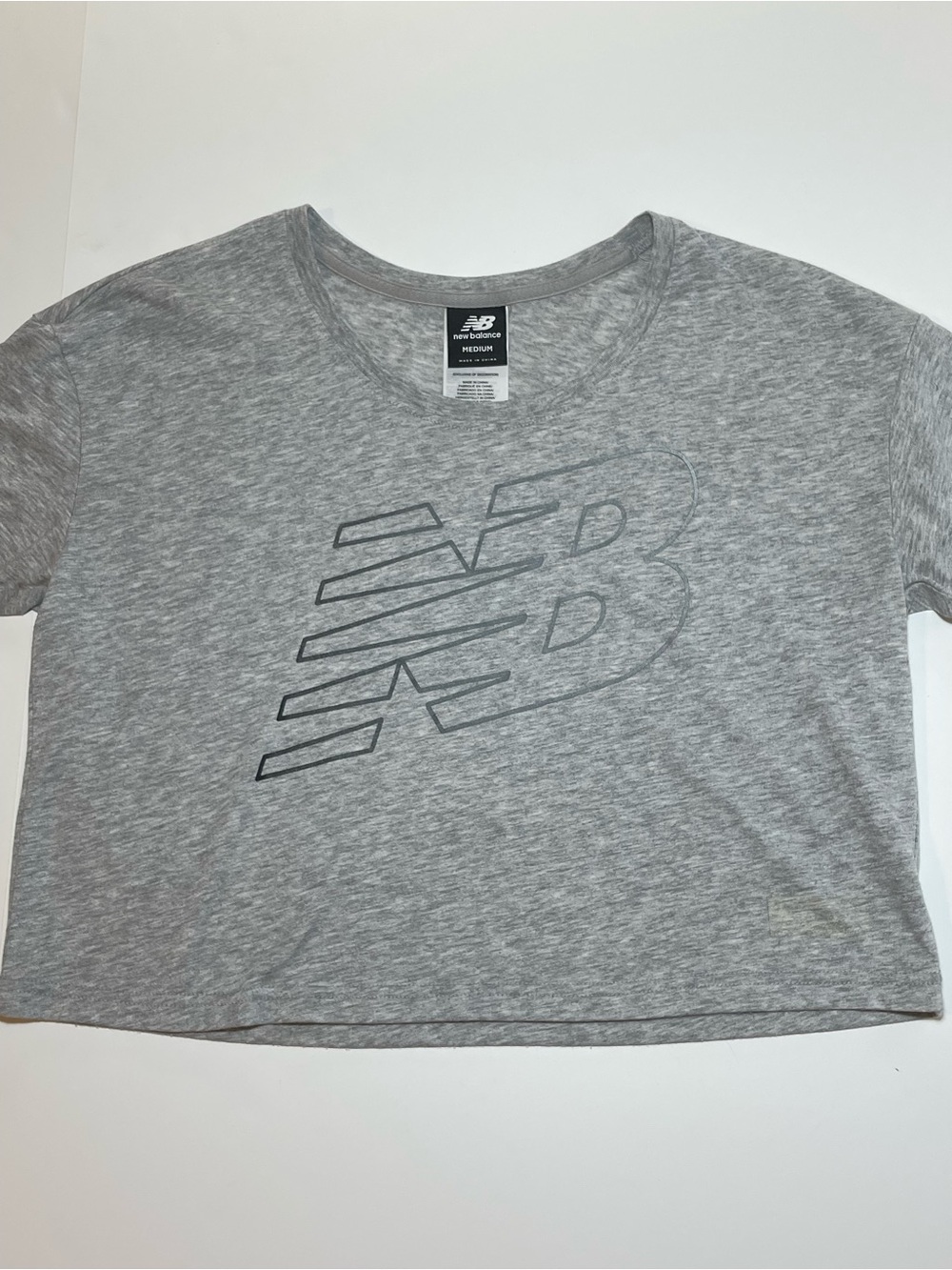 New Balance Light Heather Gray Cropped Logo Tee - Picture 1 of 8